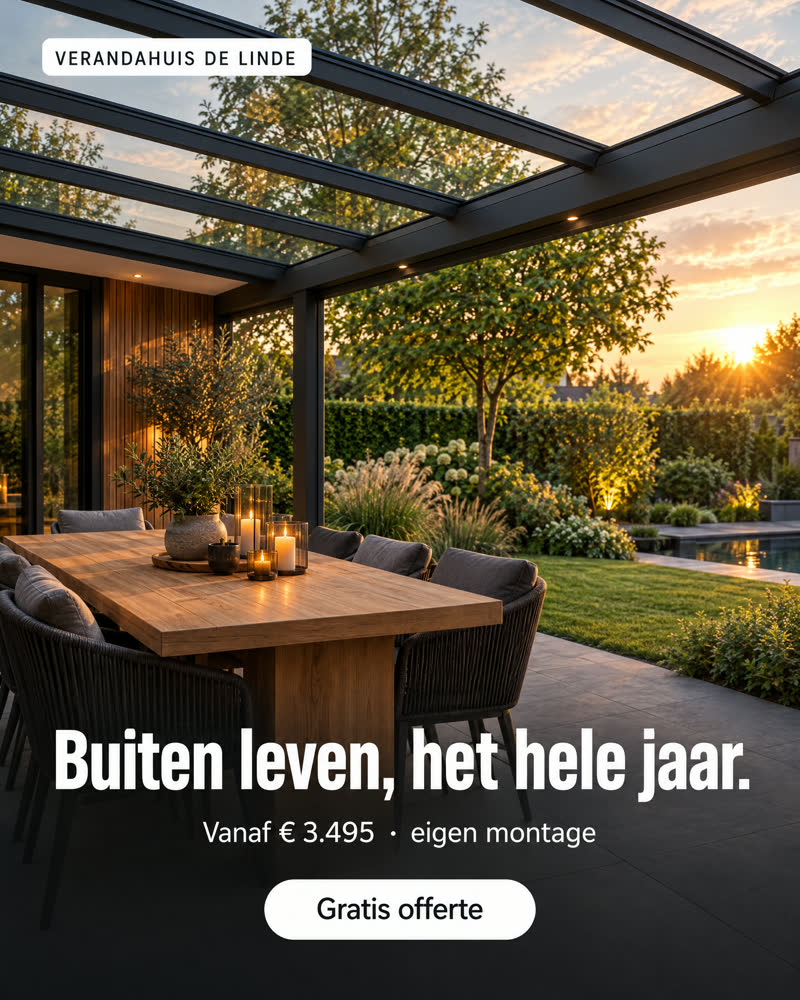 Voorbeeldadvertentie voor een verzonnen verandabedrijf: veranda op een zomeravond met de kop Buiten leven, het hele jaar